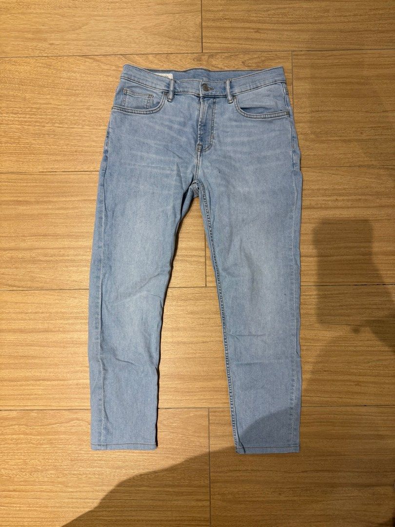 Zara Denim Jeans (Slim Fit) (Category: Jeans) located in Quezon City. Submitted by digitalthrifting (Listing ID 1401314945, Image 1). Description: - Zara Slim Fit Denim Jeans - Size: M (EU 42/UK 32/US 32) - Light wash - Condition: 4/5 - Stylish and versatile - RFS: Decluttering.
