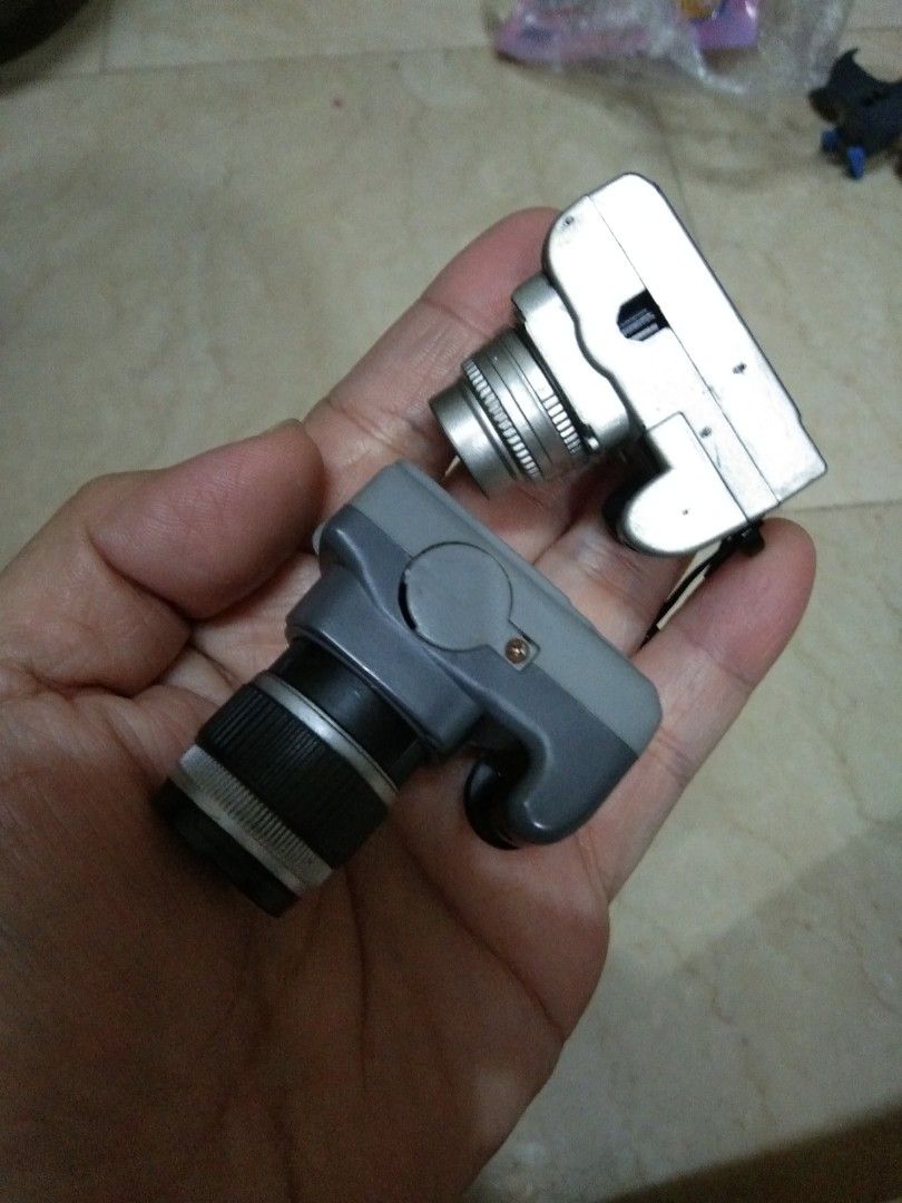 2 pcs realistic camera toys (Category: Cameras) located in Quezon City. Submitted by eidorableshop (Listing ID 1401490361, Image 3). Description: .