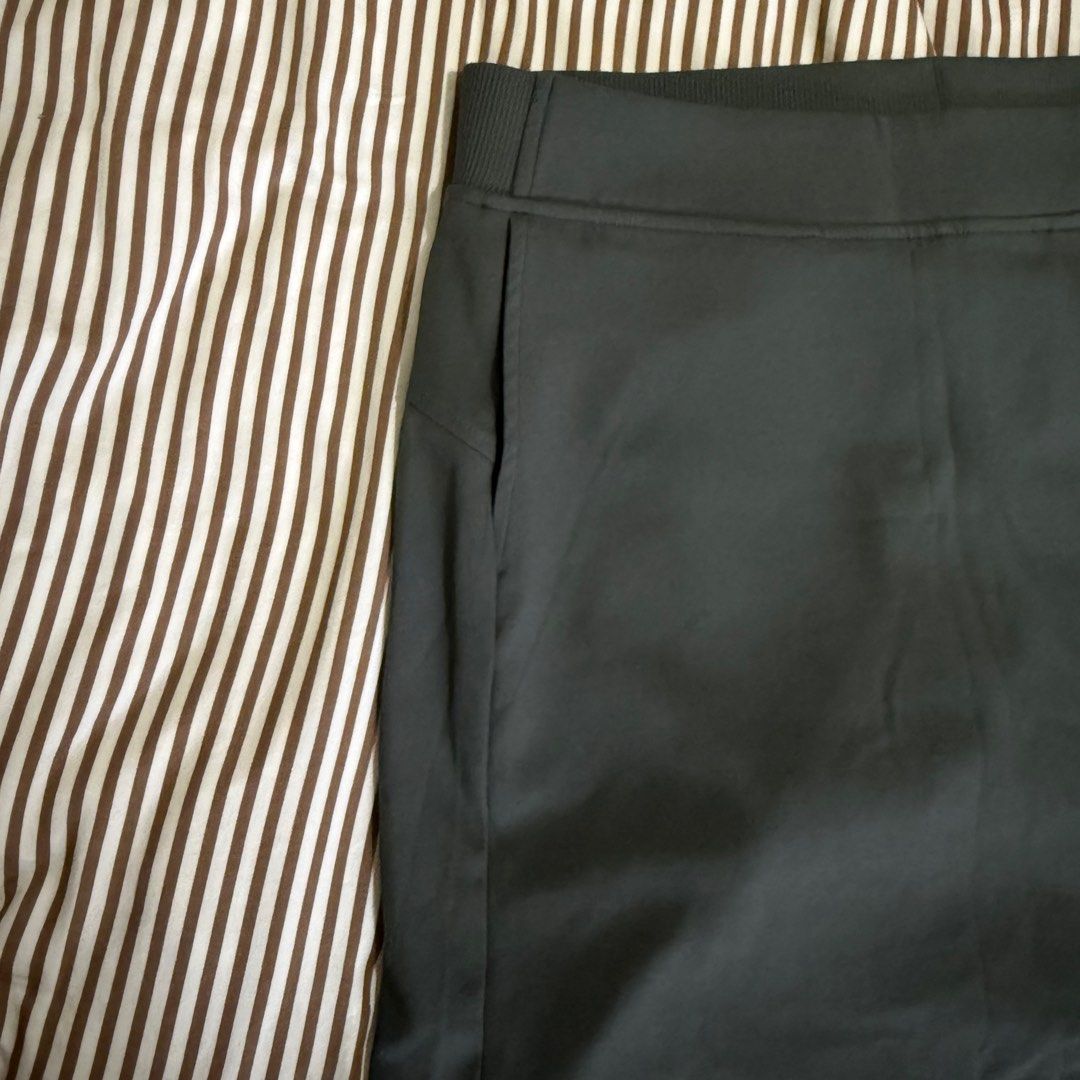 32COOL Active Skort (Category: Skirts) located in San Pablo. Submitted by decluttx (Listing ID 1401399885, Image 3). Description: Size S but can fit up to M to semi L (since American size) Brand new w/o tag Rfs: not my style.
