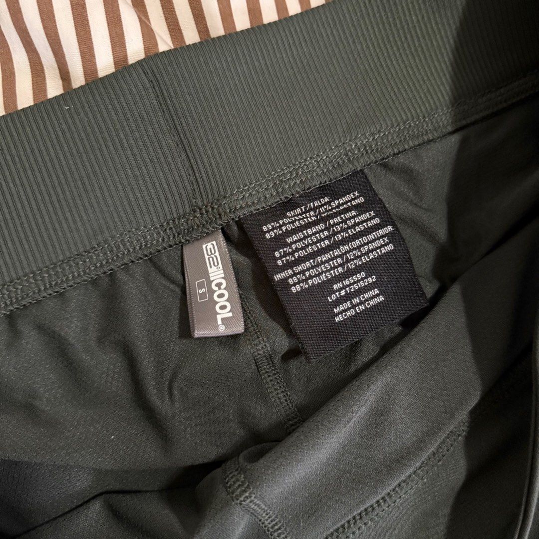 32COOL Active Skort (Category: Skirts) located in San Pablo. Submitted by decluttx (Listing ID 1401399885, Image 2). Description: Size S but can fit up to M to semi L (since American size) Brand new w/o tag Rfs: not my style.