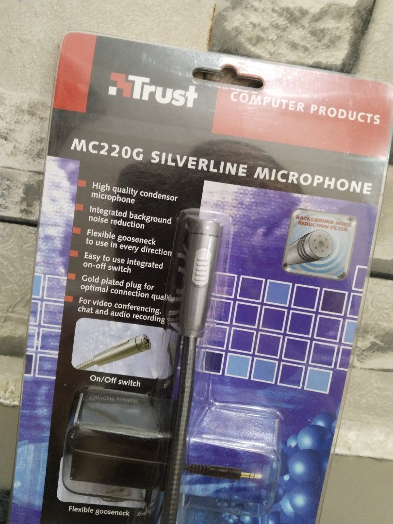 Affordable Trust MC220G Silverline Microphone brandnew 😍👌 (Category: Microphones) located in Malolos. Submitted by afford.japan (Listing ID 1401374042, Image 3). Description: Affordable Trust MC220G Silverline Microphone brandnew 😍👌.