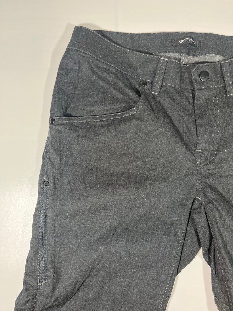 Arc'teryx Men's Pants - Size 30 (Category: Jeans) located in Paranaque City. Submitted by mondaysglory (Listing ID 1401368317, Image 3). Description: Size Length 40 Waist 30 No issue.