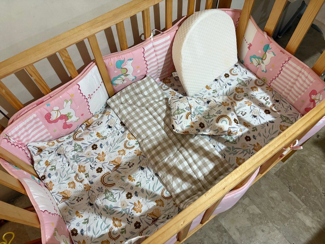 Baby’s Crib (Category: Cots & Cribs) located in Calamba. Submitted by tengiris (Listing ID 1390056899, Image 3). Description: Crib Complete Set Crib 24x40 Dropside 2 level adjustable bed ( perfect for CS mommy) Foldable 3inch Uratex Reversible Crib Bumper Pad Noah’s Ark Beddings Head Pillow Case Fitted Sheed Comforter Wedge Pillow for Anti Spill Milk Almost new, hindi masyado nagamit dahil cosleep kami baby. Paranaque Pick Up.