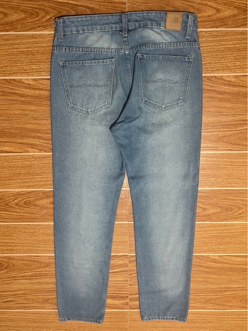 Bench Straight Cut Light Washed Jeans (Category: Jeans) located in Manila. Submitted by dopaaaa (Listing ID 1401484071, Image 3). Description: Bench Overhauled Straight Cut Light Washed Jeans Dimes: Length - 40’ Waist - 30-31’ Leghole - 7’ Front Rise - 11.5’ Thigh Width - 10 Color may vary due to lighting..