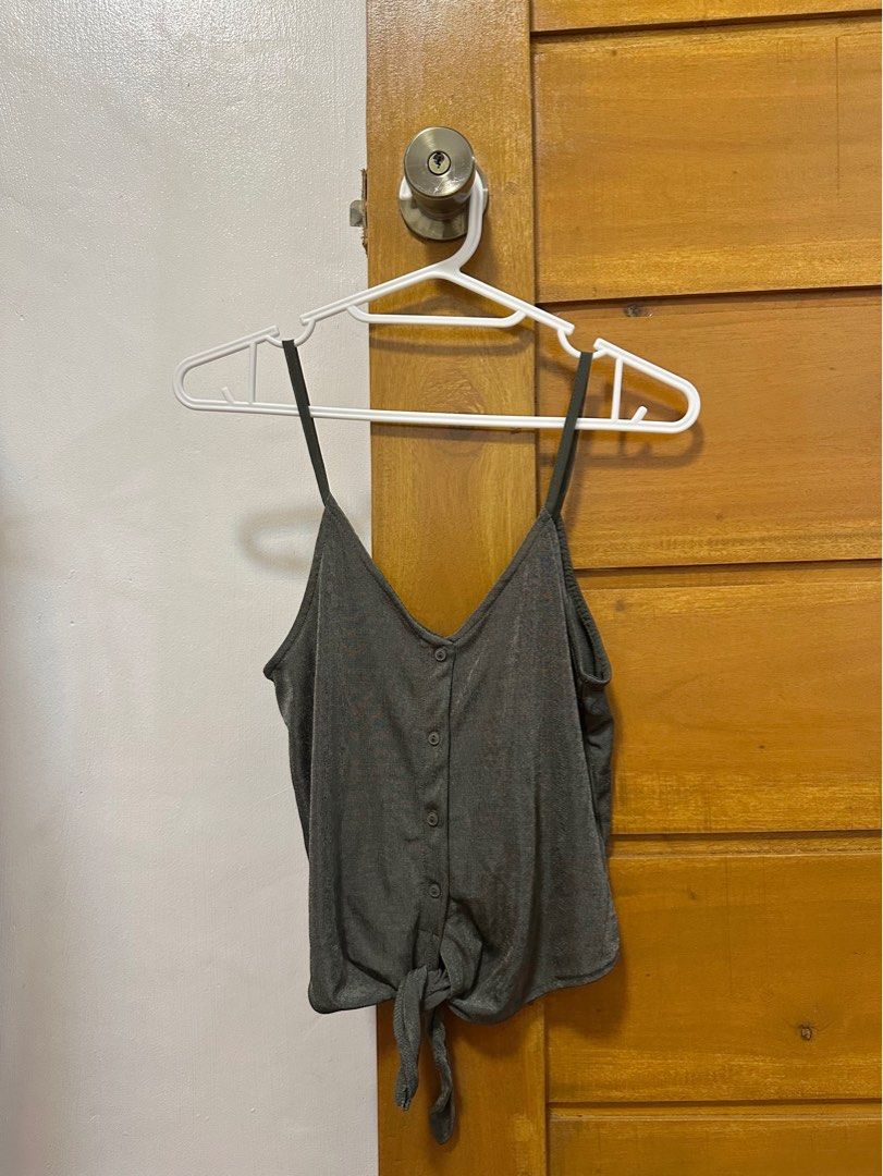 Bershka Tie Top (Category: Sleeveless) located in Dasmarinas. Submitted by mnqstuff (Listing ID 1401462710, Image 2). Description: BNWT.