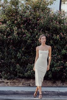 (Category: ) located in . Submitted by rewearcloset (Listing ID 1401420621, Image 1). Description: .