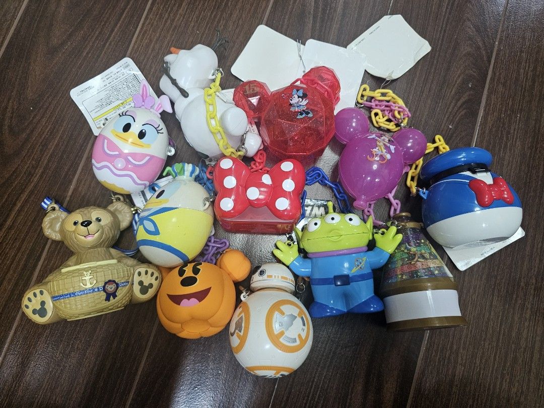 Disney Mini Buckets (Category: Character Goods) located in San Fernando. Submitted by dinochen921 (Listing ID 1401433848, Image 1). Description: Disney Mini Bucket Set for sale 12pcs mini buckets.