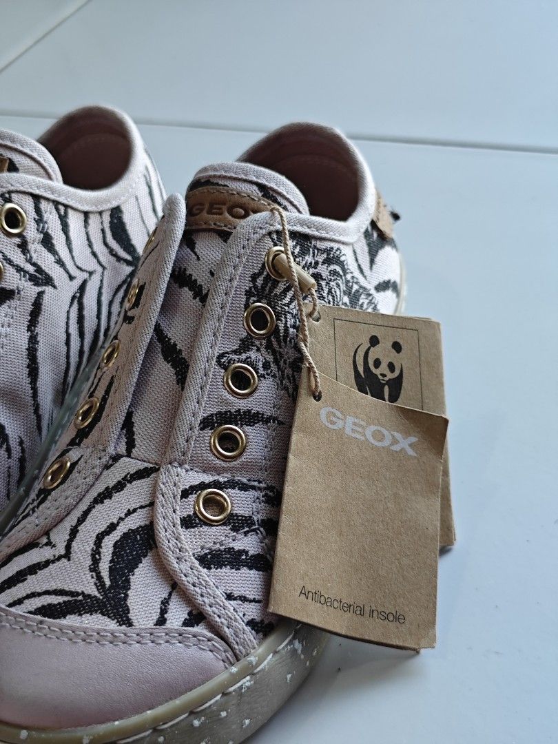 GEOX Zebra Print Slip-on Sneakers (Category: Sneakers) located in Bulacan. Submitted by pjhen93 (Listing ID 1401427286, Image 2). Description: - GEOX slip-on sneakers - Unique zebra print design - Antibacterial insole - Color: Light pink and black - Includes original tag - New and unworn -Size 32.