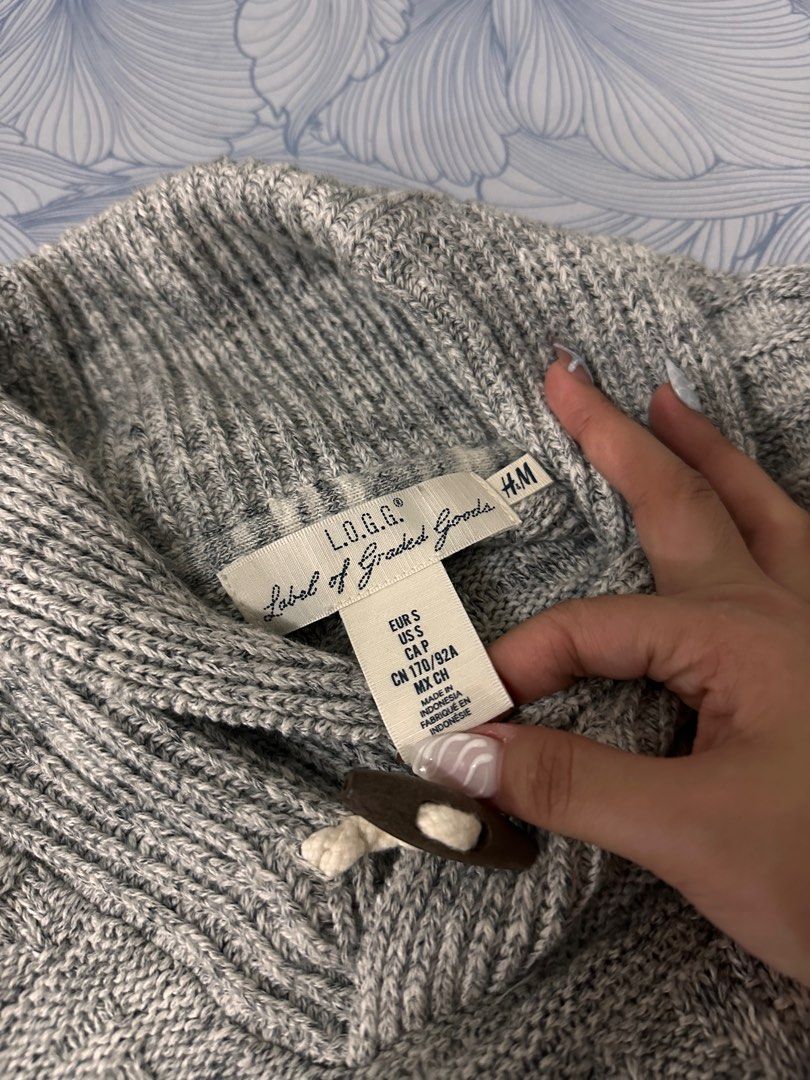 H&M L.O.G.G. Gray Sweater (Category: Coats, Jackets and Outerwear) located in Manila. Submitted by _anikanik (Listing ID 1401455384, Image 2). Description: - H&M L.O.G.G. gray sweater - Size: S - Features: - Shawl collar - Toggle closure - Textured knit - Ribbed cuffs and hem - Condition: Good.