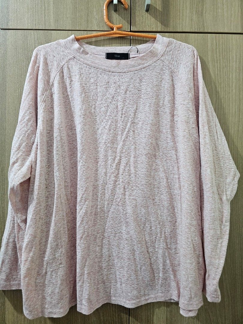 Light Pink Long Sleeve (Category: Longsleeves) located in Quezon City. Submitted by jddss (Listing ID 1401442279, Image 2). Description: Long-sleeved sweater - Light pink color - Crew neck - Relaxed fit - Comfortable and versatile - Perfect for layering - Bought sa street stall sa Korea Free for purchases of at least Php100 😊.