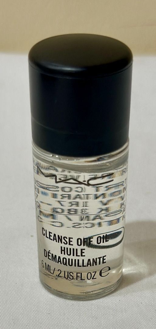 MAC CLEANSE OFF OIL MAKEUP REMOVER SAMPLE SIZE 6ml - 9 PCS BUNDLE SET (Category: Makeup) located in San Juan City. Submitted by thesouthbeachedit (Listing ID 1401417938, Image 2). Description: MAC CLEANSE OFF OIL 6ML - set of 9 .