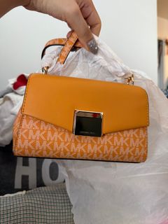 （分類：）位於 。 由 hennaaa 提交（商品編號 1401420586，圖片 1）。簡介： 。