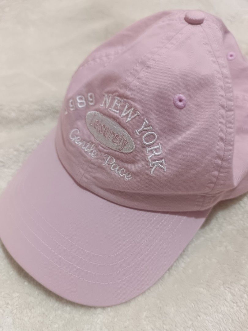 Pink baseball cap (Category: Hats & Beanies) located in Taguig. Submitted by RetroStella (Listing ID 1401427844, Image 2). Description: Pink or purle cap 😕😕 basta pink sya sa mata ko bought it for 389 sa KKV used once 280 nalang bilhin nyooo na.