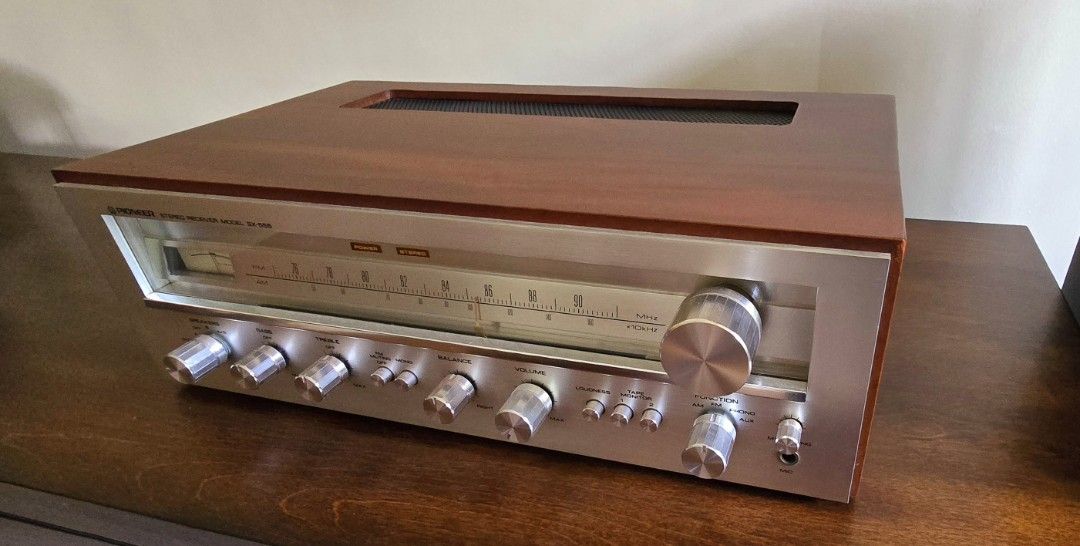 Pioneer Stereo Receiver Model SX-555 (Category: Soundbars, Speakers & Amplifiers) located in Paranaque City. Submitted by boarro (Listing ID 1401439089, Image 3). Description: Pioneer SX555 Receiver Japan model...100volts 20 watts per channel Pristine condition (9/10) with hardwood cabinet by C&O Woodworks All Functions working.