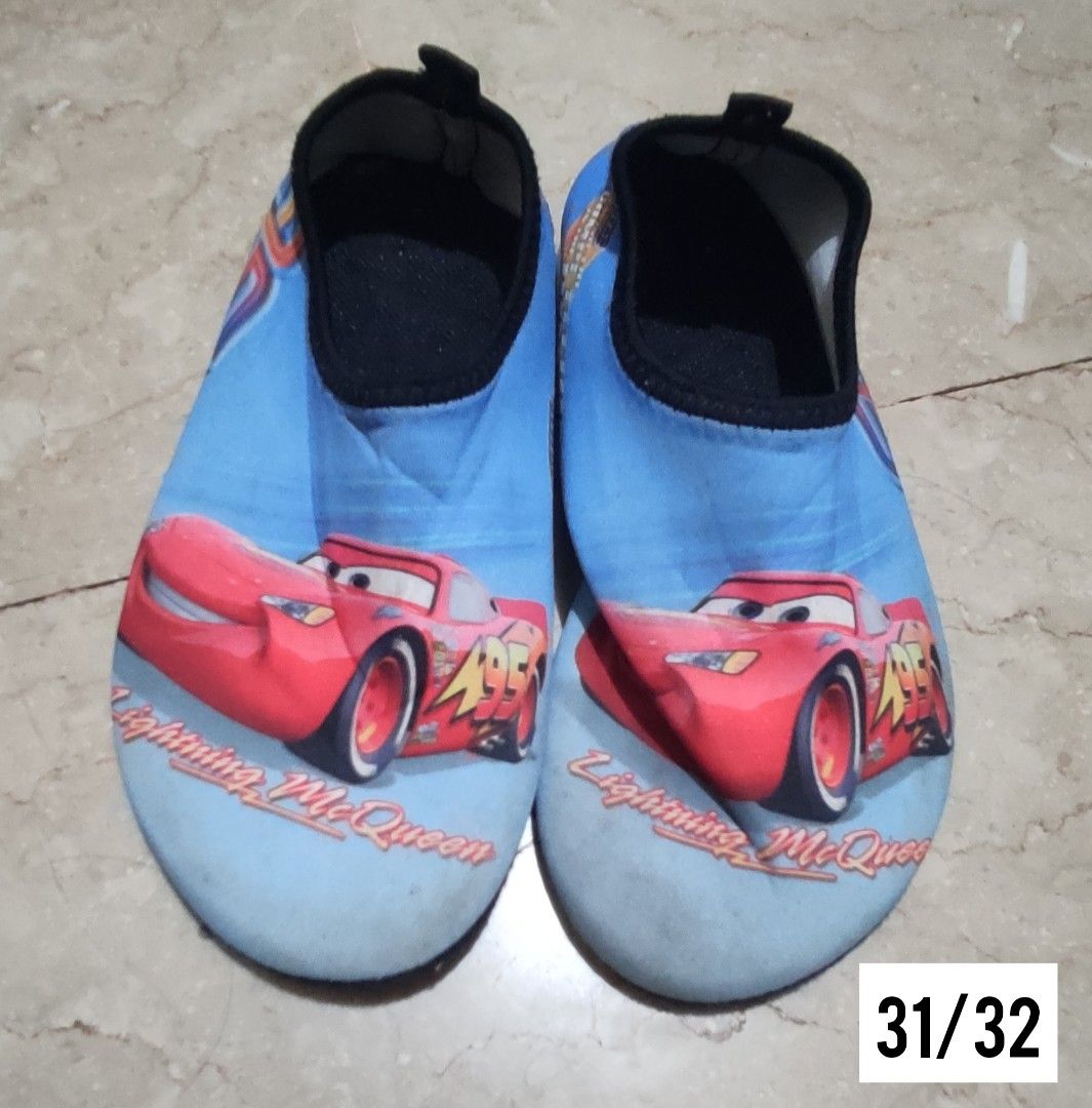 PRELOVED Aqua Shoes (Category: Everything Else Others) located in Pateros City. Submitted by Mixed.Selection (Listing ID 1401459576, Image 2). Description: 50 each 📍 Pateros, Metro Manila 🚚 Shipping via (J&T / Lalamove / Grab).