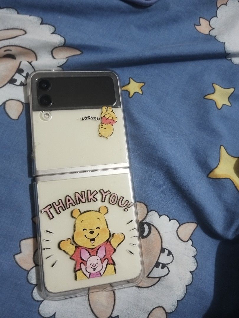 Samsung cellphone flip 3 (Category: Other Accessories) located in Manila. Submitted by bebekikest39865 (Listing ID 1401410718, Image 3). Description: Screen po kayo na magpapalit selling very low price Yan lang po ang sira nya screen. The rest all good po Or puede nyo pangkuha nlng ng piesa..
