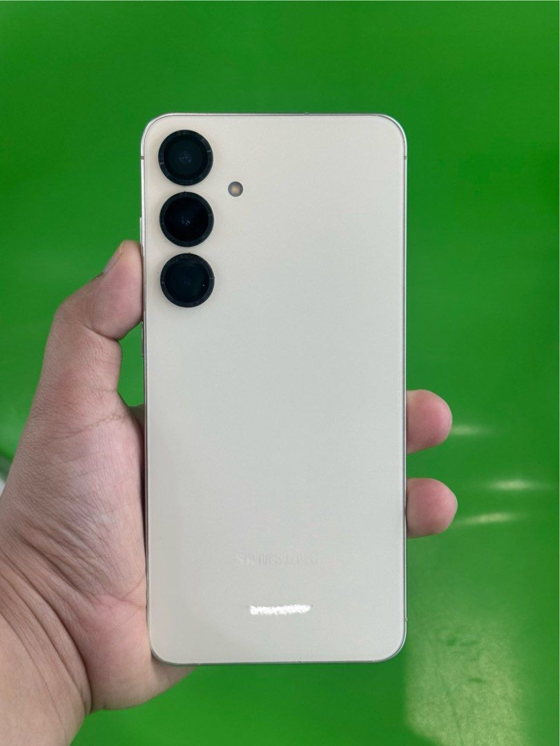 Samsung S24 Plus 512gb FU No issue Single Sim (Category: Samsung) located in San Juan City. Submitted by javedsgadgetshop (Listing ID 1401502169, Image 1). Description: INSTALLMENT OPTIONS : SPAY LATER / GGIVES / CREDIT CARD! WE BUY AND SELL SO PWEDE MAGBINTA OR SWAP ! Quick Specs : 💵 Samsung S24+ 5G •512gb •US Variant •Good batt health •Factory Unlock •98% Smoothness •No hidden issue | No Repaired •100% Authentic | Not Refurbished •w/ OEM Charg