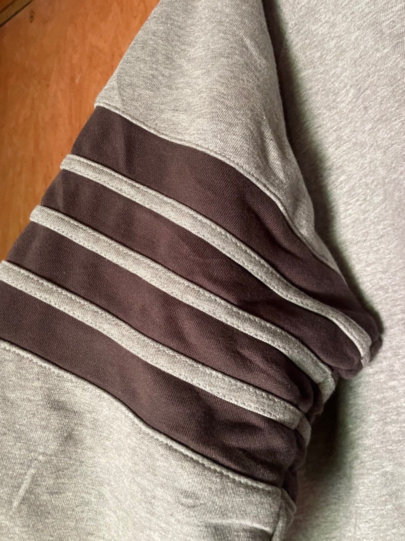 Thom Browne 4 bar sweatshirt (Category: Luxury Apparel) located in Manila. Submitted by kerikeridulce (Listing ID 1401365541, Image 3). Description: Authentic size 4 like new condition Thom browne chanel celine prada gucci balenciaga .
