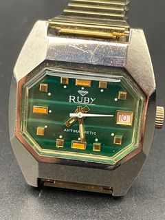 1960s 37mm Vintage Ruby 祖母綠面 上鏈 Swiss Watch64205550616322110