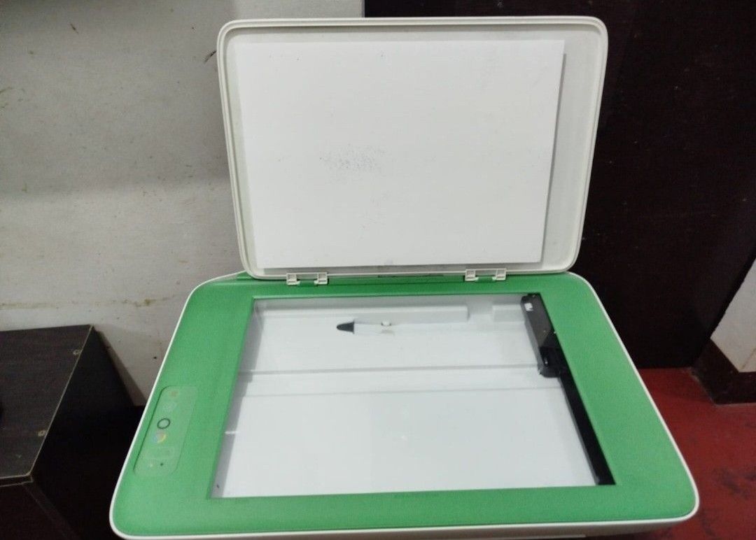 3 in 1 HP Printer (Category: Printers, Scanners & Copiers) located in Manila. Submitted by rmr-preloved (Listing ID 1396323080, Image 2). Description: HP Printer 3 in 1 can do Xerox, Print and Scan documents Catridge Black and Colord.