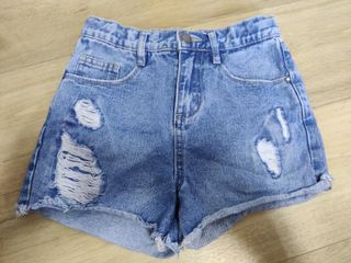 (Category: ) located in . Submitted by kateparis (Listing ID 1396398652, Image 1). Description: .