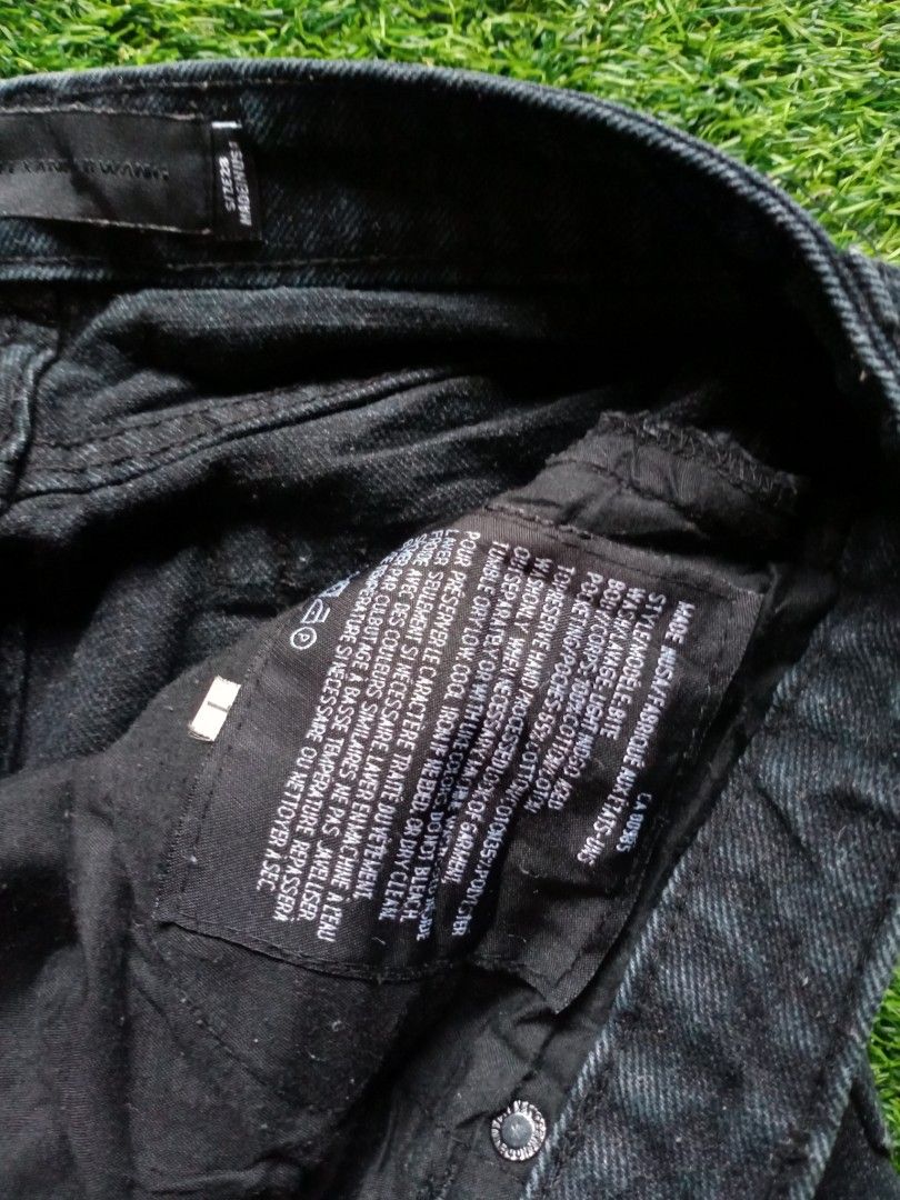 Alexander Wang bite short for Women (Category: Shorts) located in Taguig. Submitted by Wacofancy (Listing ID 1396441727, Image 3). Description: Sexy Short Made in USA Size on tag: 28" Actual Size: Waist 30" 👉Color rate: 10/10 Color: Black 👉NO Issue.