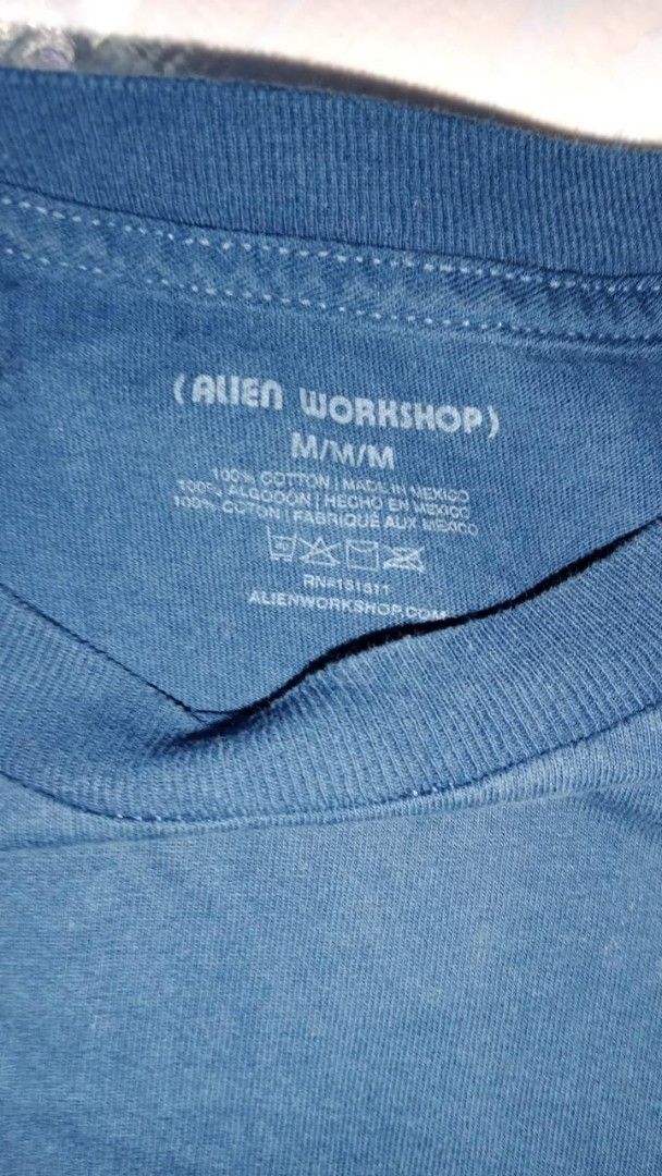 Alien Workshop Alien Graphic Tee (Category: Tshirts & Polo Shirts ) located in Cavite. Submitted by hoodlumkaiv123 (Listing ID 1396326810, Image 2). Description: - Alien Workshop t-shirt - Size: M/M - Material: 100% Cotton - Color: Dark Blue - Graphic: Alien design on left chest - Neckline: Crew neck silang/dasma location no backhit .