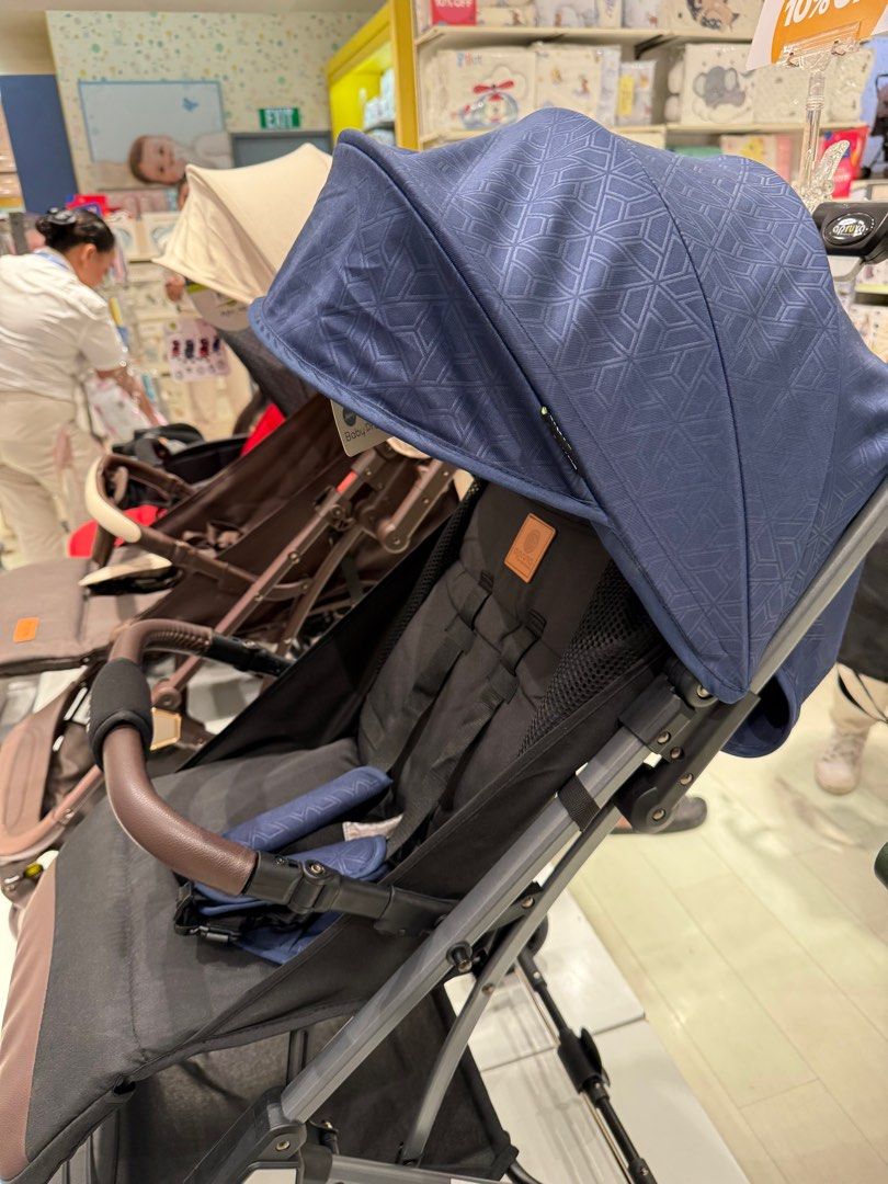 Apruva Stroller for Kids (Category: Strollers) located in Quezon City. Submitted by inahgarcia143 (Listing ID 1396389720, Image 1). Description: Apruva Blue Canopy Stroller Luggage Type Sleek and Elegant Pre loved by our family Been to International Travel Very Useful can seat newborn to toddler up to 5 years old Pls manage expectations as this is Preloved.