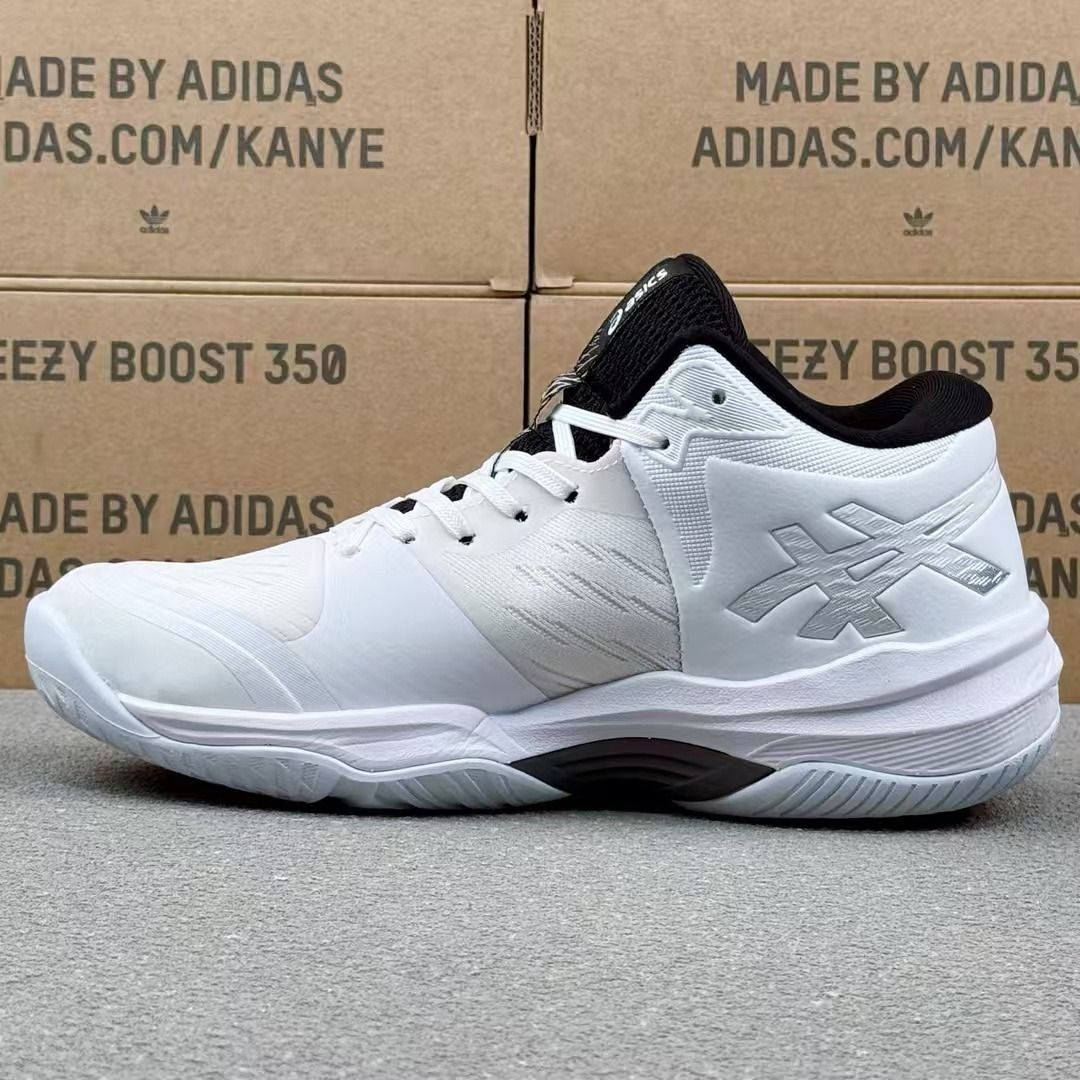 ASICS) SKY ELITE FF 3 YYB volleyball shoes metarise 3% lightweight rebound sports shoes (Category: Sneakers) located in Singapore. Submitted by asingaporecity (Listing ID 1396356017, Image 3). Description: 36-45.