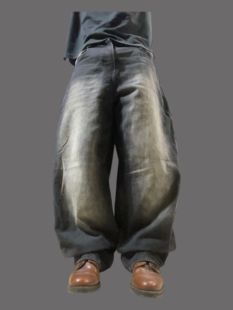 Bershka Baggy Jeans (Category: Jeans) located in Antipolo. Submitted by flameheadz (Listing ID 1396431840, Image 2). Description: 38 Black Acid Washed Baggy Jeans - Hard denim, high-quality fabric, excellent condition Waist: 28-30” Thigh: 14” Length: 45” LO: 9” Mine: 1650 Color may vary due to lighting Please review the slides for any issues before buying .