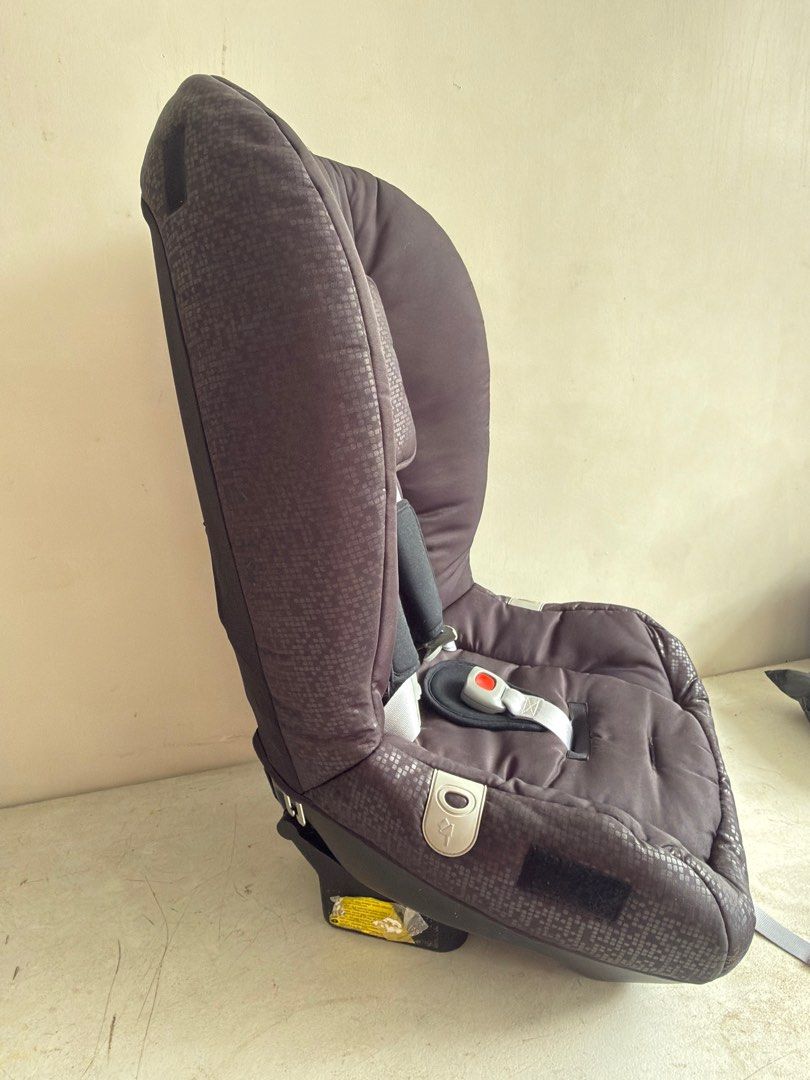 Britax two way Carseat Black (Category: Car Seats) located in Quezon City. Submitted by francesivy (Listing ID 1396302902, Image 2). Description: Two-way BX Black Thunder ZE 6 months - 3 years old Rfs: Need Funds Loc: North Cal.