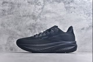 (Category: ) located in . Submitted by Outlet.Sneakers (Listing ID 1396403058, Image 1). Description: .