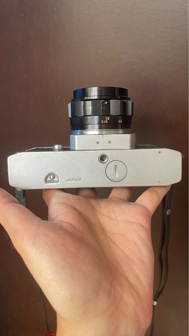 Canon Ex Auto (Film tested) (Category: Cameras) located in Quezon City. Submitted by kingbebop (Listing ID 1396328365, Image 3). Description: Notes: - Film tested and working - Can send sample shots upon request - Cosmetics 6.5/10 - Meter / EE feature untested - Lens got some small specks but generally okay Issues: - Has specks on its prism glass. Can be seen in viewfinder but doesn't affect the photos (could no longer be cleaned unless you repla