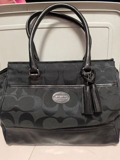 (Category: ) located in . Submitted by summerspreesale (Listing ID 1396295848, Image 1). Description: .