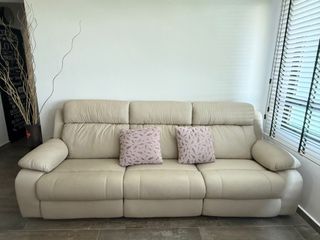(Category: ) located in . Submitted by queen_shopper (Listing ID 1396303476, Image 1). Description: .