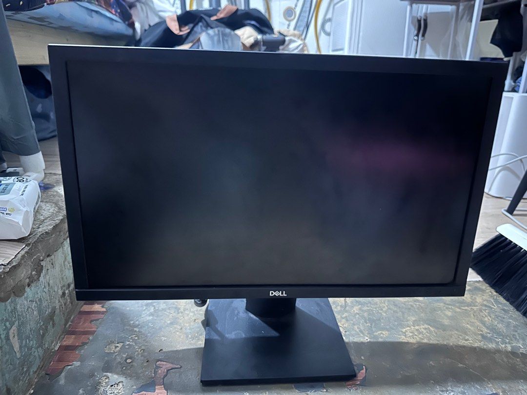 Dell Monitor (Category: Monitor Screens) located in Manila. Submitted by rosiecruz070443 (Listing ID 1396350882, Image 1). Description: - Dell monitor - Black bezel and stand - Modern design - Dell logo visible - Suitable for desk or table -22 inches VGA CABLE LANG INCLUDED Issue : Color accuracy is permanently degraded Pm for video.