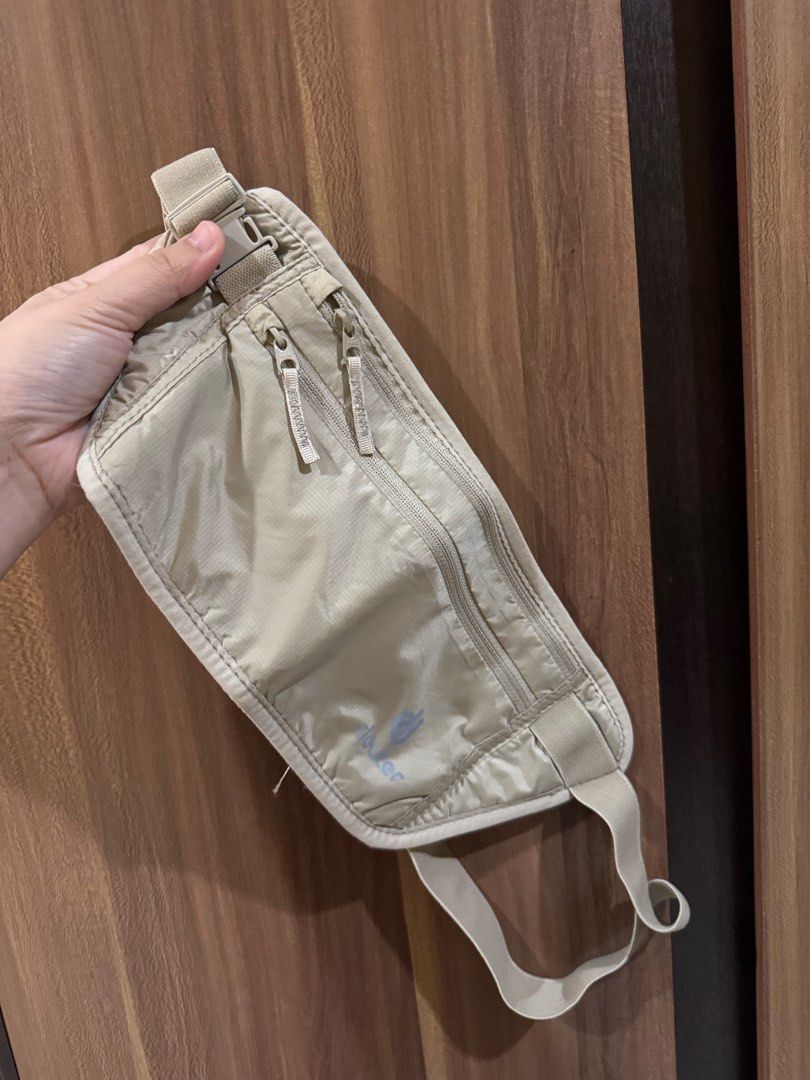 Deuter Security Money Belt II (Category: Belt bags, Clutches and Pouches) located in Makati City. Submitted by _mypreloveditems (Listing ID 1396359029, Image 2). Description: Decluttering Not my style.