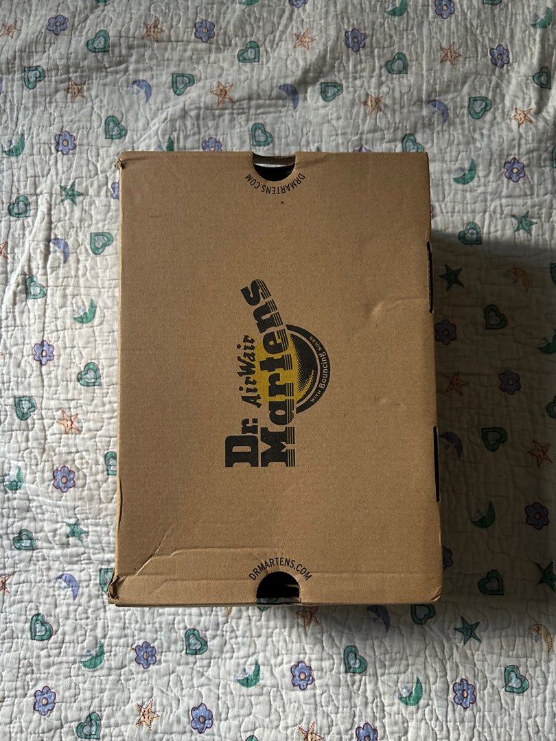 Doc Martens Green (Category: Loafers) located in Shah Alam. Submitted by ffarigami (Listing ID 1396397990, Image 3). Description: Original martens, condition brand new, price negotiable, free delivery, pm for more details and pictures.