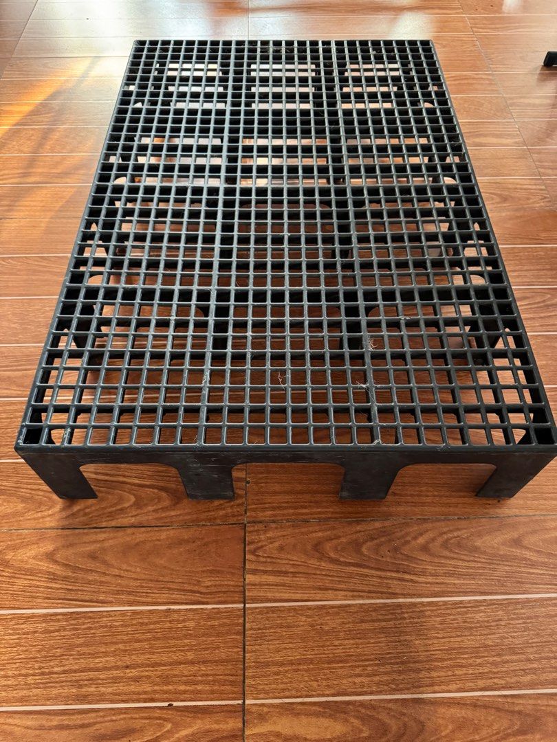 Extra Large Elevated Plastic Pallet / Matting (Category: Homes & Other Pet Accessories) located in Imus. Submitted by boopnda (Listing ID 1396324531, Image 3). Description: LOCATION ANABU IMUS CAVITE Elevated Plastic Pallet / Matting dimensions : 36inches length x 24inches width x 6inches height used as dog mat / bed.