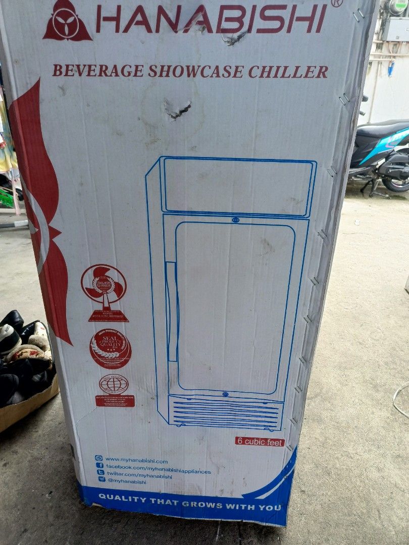 Hanabishi 6cuft upright chiller (Category: Refrigerators and Freezers) located in Makati City. Submitted by budgetappliance (Listing ID 1396305235, Image 2). Description: hanabishi 6cuft upright chiller glass type brand new mall pull out with warranty for inquiry pls text or call 09082761935.