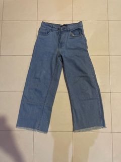 (Category: ) located in . Submitted by davincithriftstore (Listing ID 1396426550, Image 1). Description: .