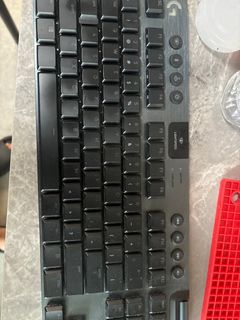 Logitech G915 無線機械鍵盤