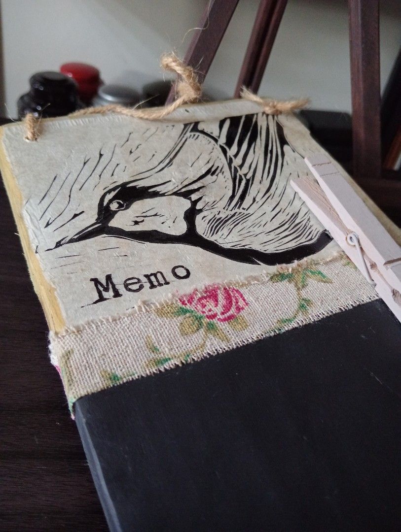 MEMO PLANK CHALKBOARD (Category: Wall Decor) located in Kawit. Submitted by gieclutter (Listing ID 1396377054, Image 2). Description: MEMO PLANK CHALKBOARD Flakers and joy reservers are 𝗻𝗼𝘁 𝗮𝗹𝗹𝗼𝘄𝗲𝗱 ✓𝗔𝗦 𝗜𝗦 ✓Faded na yung top part nung peach color ・Actual photos, sized precisely ・Verify the item's dimensions first ・ Expect flaws (dents, nicks, gouges, scratches, and paint chips) as items are sourced directly from the supplier ・All sal