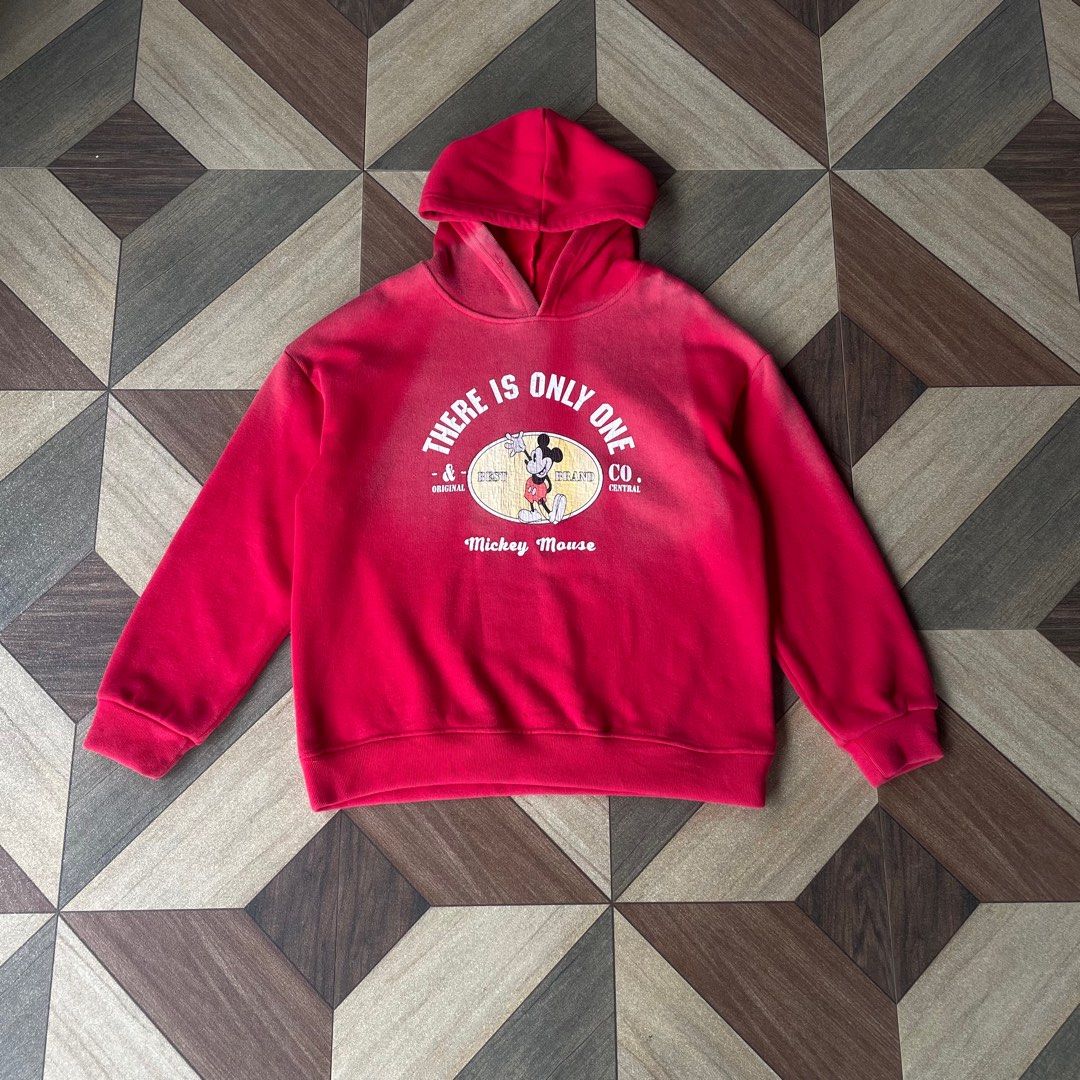 Mickey Mouse Hoodie Aspack Red and Orange (Category: Babies & Kids Fashion) located in Dasmarinas. Submitted by abramdeclutters (Listing ID 1396323282, Image 2). Description: Mickey Mouse Hoodie selling 700 aspack‼️ 23x26 both perfect for couples and kids each for 350 need wash, pinhole on red and dust stains only (natengga sa closet) heavy texture from Disneyland‼️ dm for info🙏 .