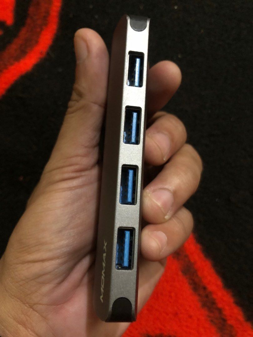 Momax DHC9 usb type C multi Usb Port (Category: Chargers & Cables) located in Quezon City. Submitted by markgolveo (Listing ID 1396359554, Image 2). Description: Momax DHC9 usb type C multi Usb Port.