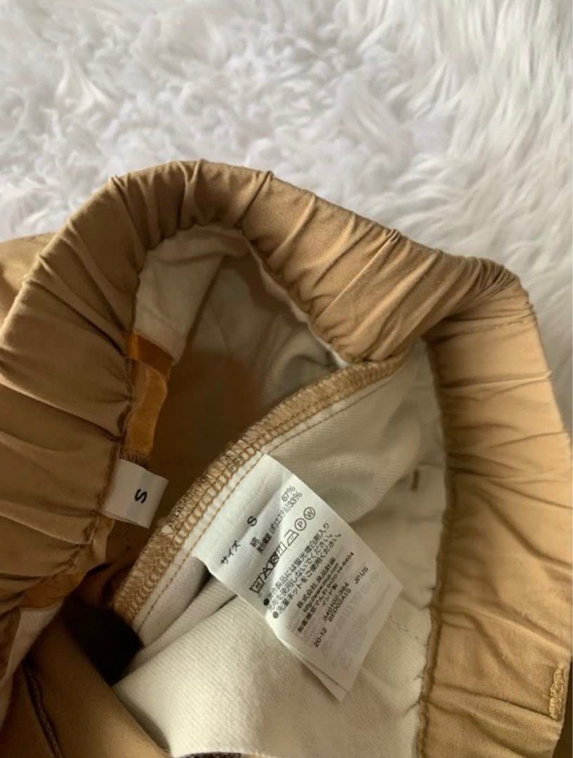 Muji buckle pants (Category: Other Bottoms) located in Tacurong. Submitted by burbee05 (Listing ID 1396307634, Image 2). Description: 9.5/10 very nice in actual best fit to small petite 26" waistline #uniqlo#trouser#brown.