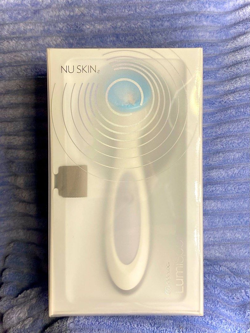 NU SKIN ageLOC lumispa device (Category: Face Care) located in Paranaque City. Submitted by by_wsjonig (Listing ID 1396335321, Image 1). Description: Nu Skin ageLOC LumiSpa Device – Brand New (With Full Accessories) Price: ₱10,000 (Original Price: ₱15,000 – Save ₱5,000!) Condition: ✅ 100% Brand New, Sealed ✅ Authentic Nu Skin Product Inclusions: • 1 × ageLOC LumiSpa Device • 1 × Treatment Head • 1 × Charging Base • 1 × Power Adapter • 1 × User Ma