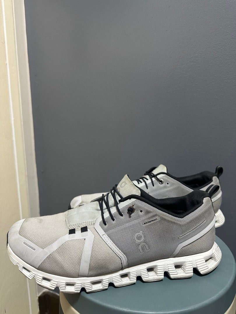 ON CLOUD 5 Running Shoes Waterproof Glacier White (Category: Sneakers) located in Mandaluyong City. Submitted by justinpesigz (Listing ID 1396319676, Image 3). Description: Authentic Shoes for Sale 👟 Decluttering my collection — selling pairs I no longer use. ✔️ 100% Authentic ✔️ Gently used / well-kept ✔️Negotiable Feel free to message me if interested!.