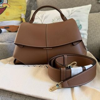 (Category: ) located in . Submitted by ___bagsssandsstyle (Listing ID 1396301298, Image 1). Description: .
