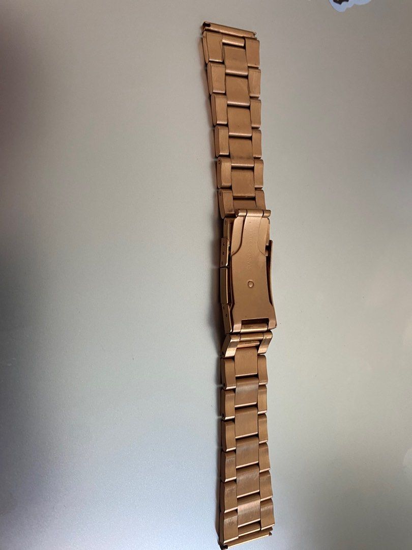 Rose Gold Watch Strap (Category: Men's Watches) located in Batangas. Submitted by calcifer_06 (Listing ID 1396311491, Image 2). Description: - Rose gold watch strap - Features a folding clasp - Made of metal links From hongkong almost 1500 in our PHP money.